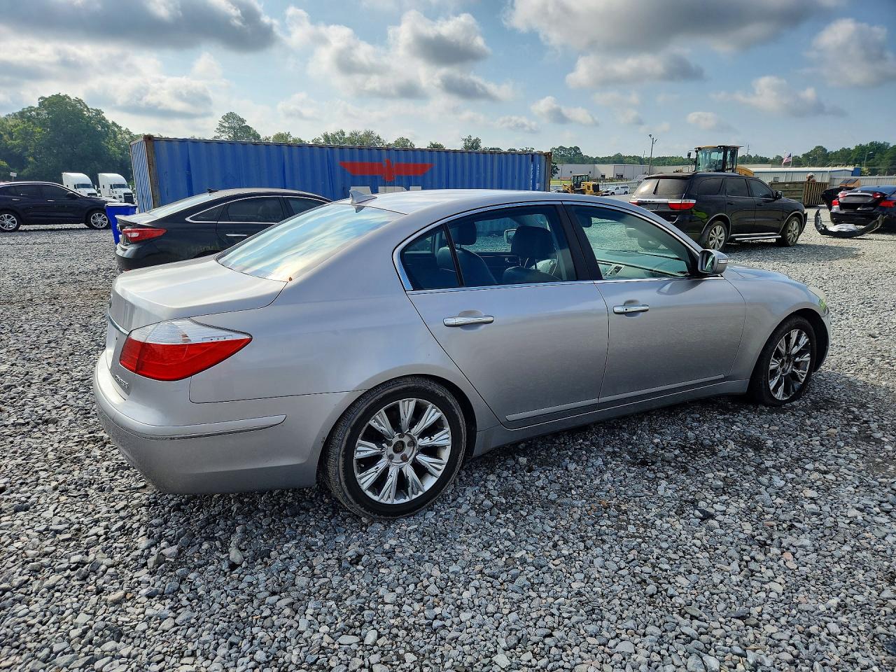 2011 HYUNDAI GENESIS