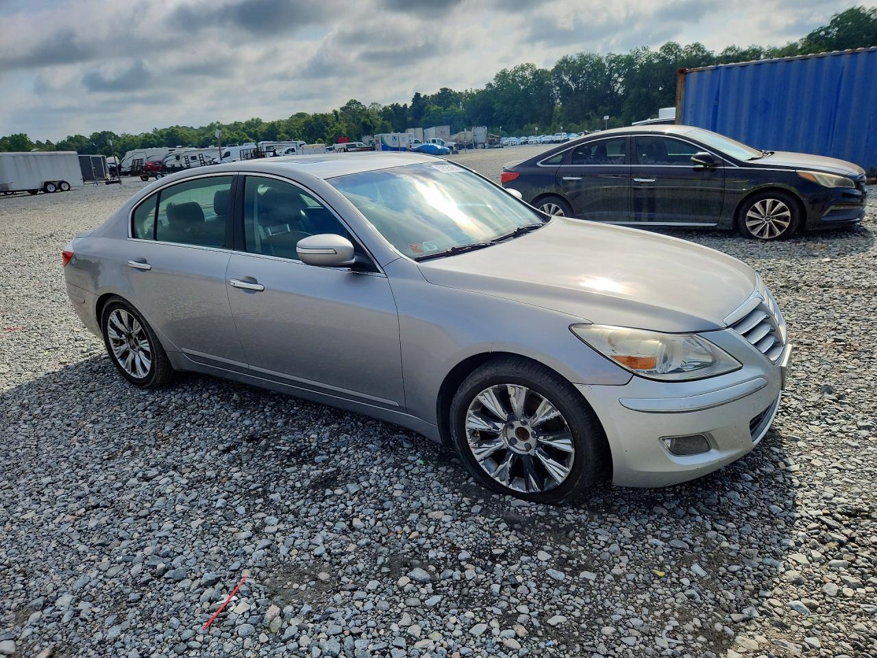 2011 HYUNDAI GENESIS