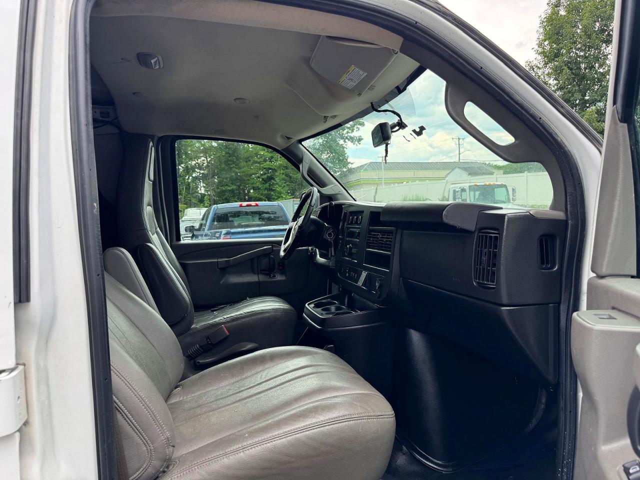2019 CHEVROLET EXPRESS