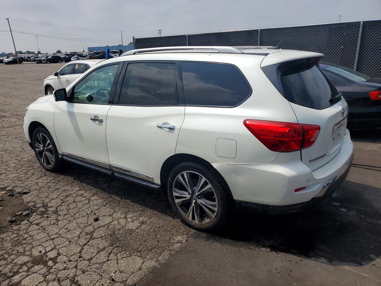 2017 NISSAN PATHFINDER