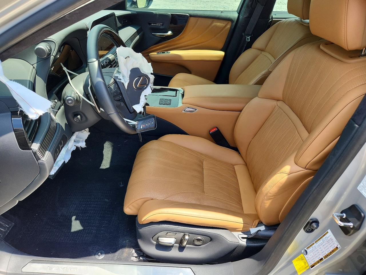 2024 LEXUS LS500