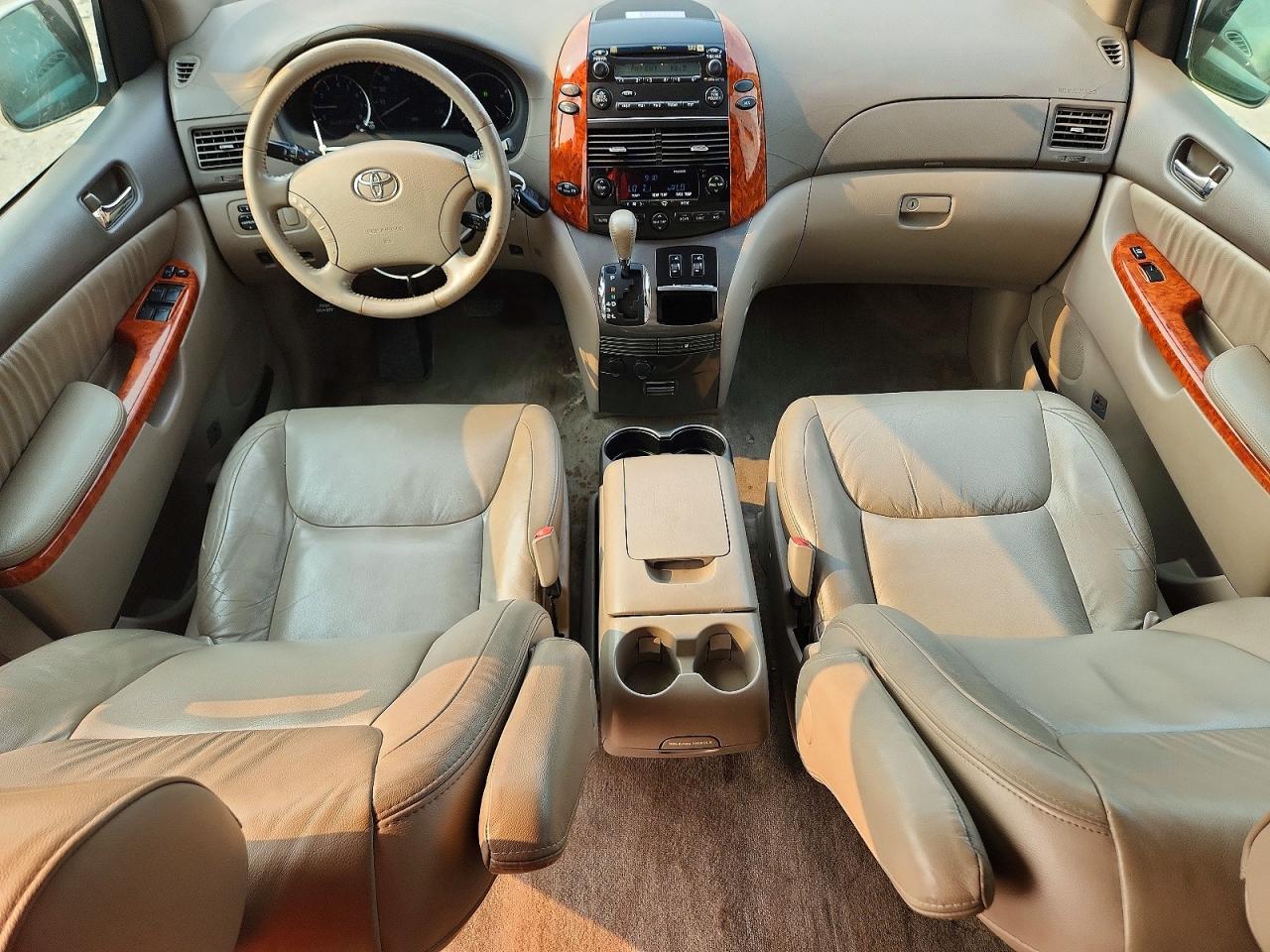2007 TOYOTA SIENNA