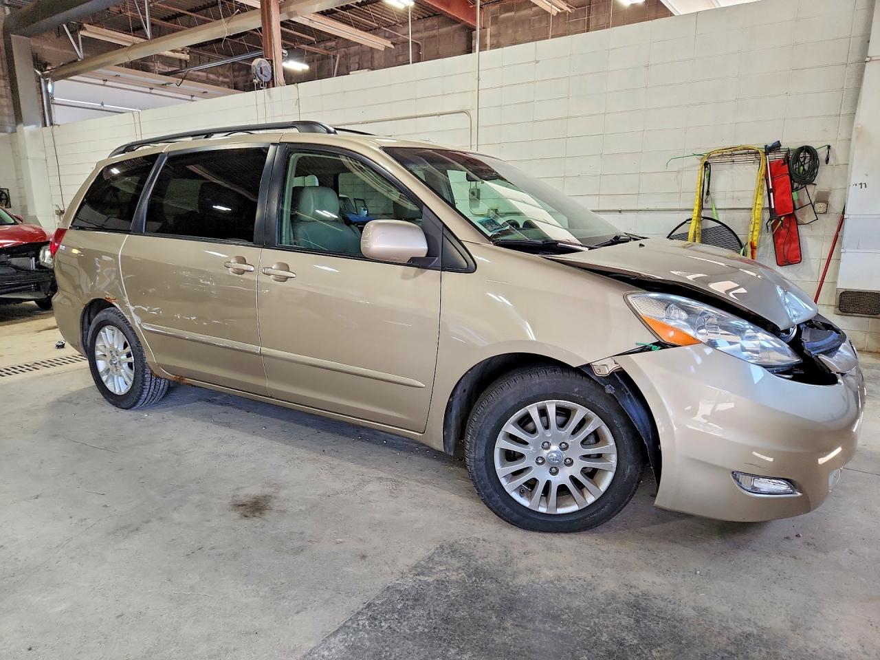 2007 TOYOTA SIENNA