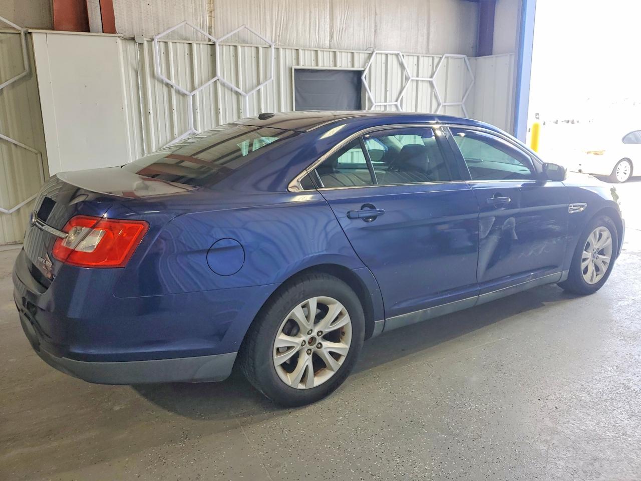 2011 FORD TAURUS