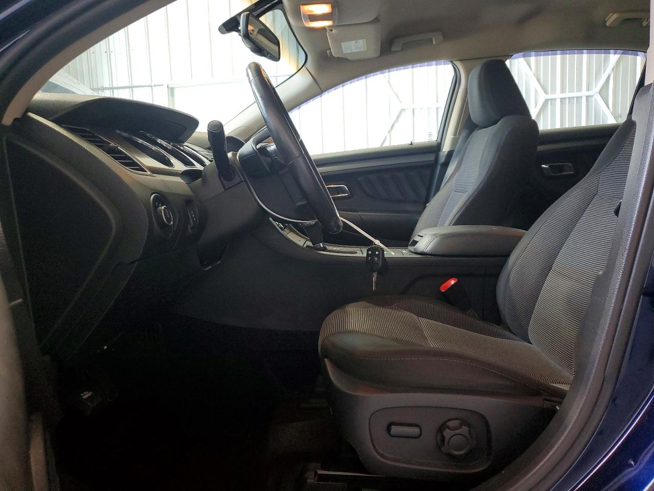 2011 FORD TAURUS