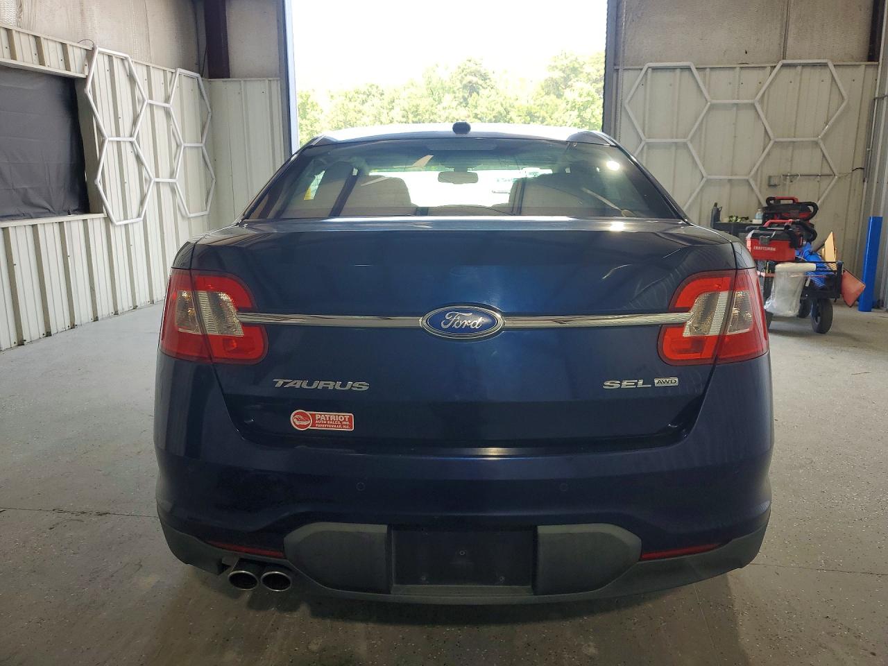 2011 FORD TAURUS
