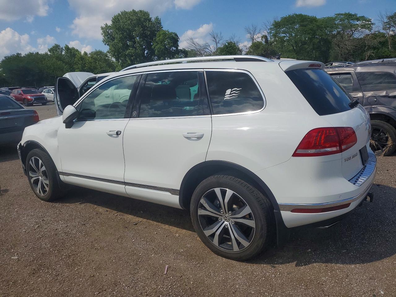 2017 VOLKSWAGEN TOUAREG