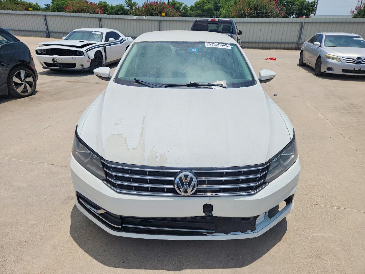 2016 VOLKSWAGEN PASSAT