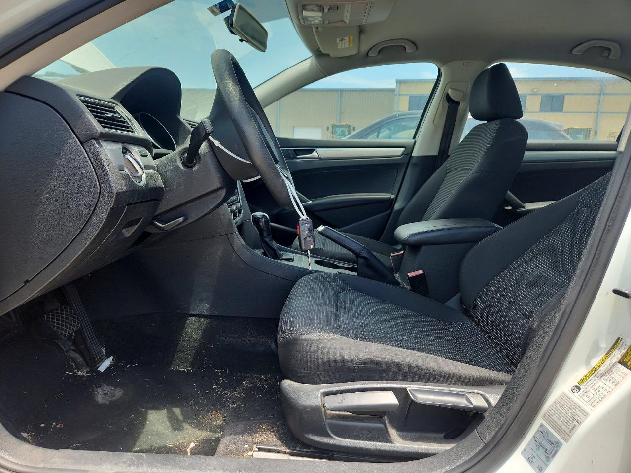 2016 VOLKSWAGEN PASSAT