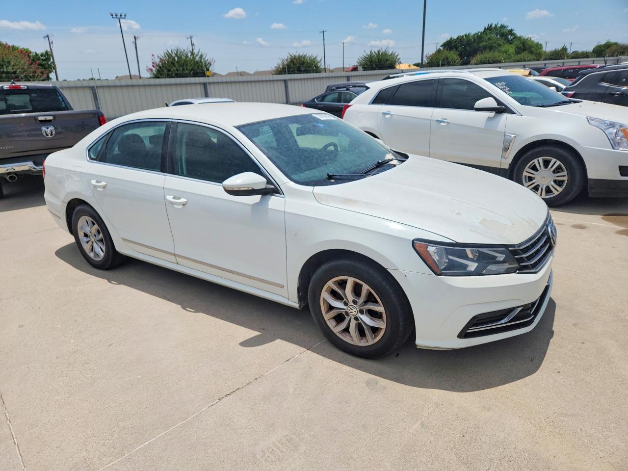 2016 VOLKSWAGEN PASSAT