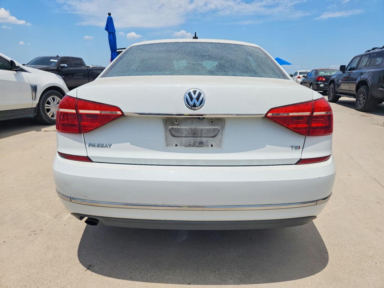 2016 VOLKSWAGEN PASSAT