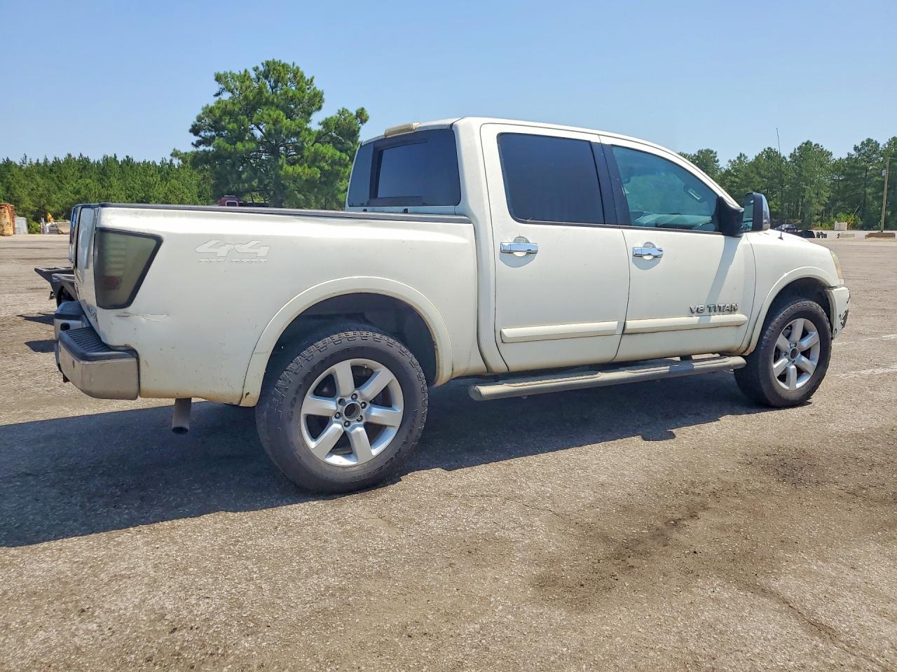 2012 NISSAN TITAN