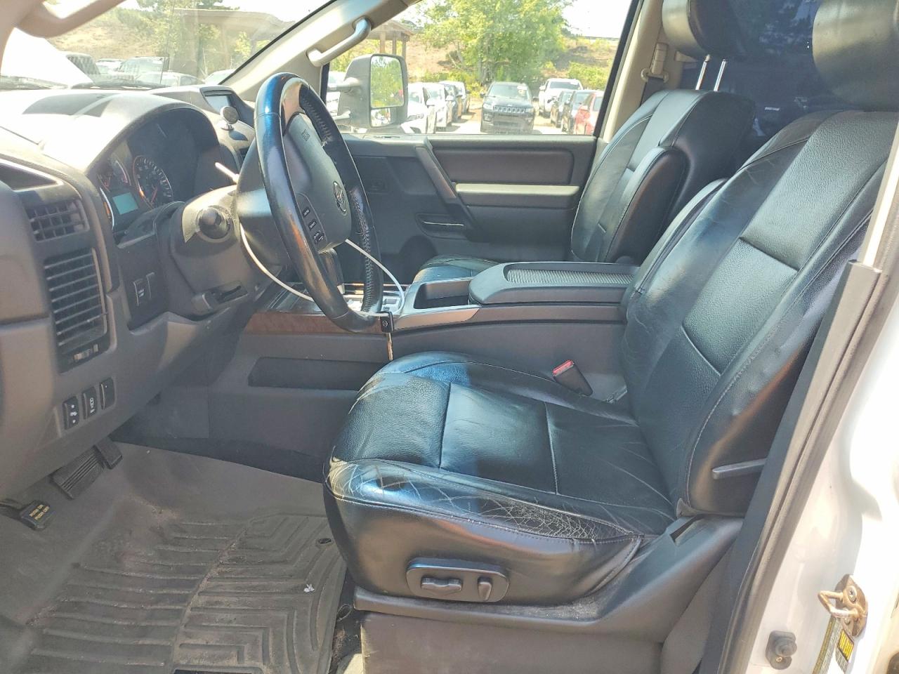 2012 NISSAN TITAN