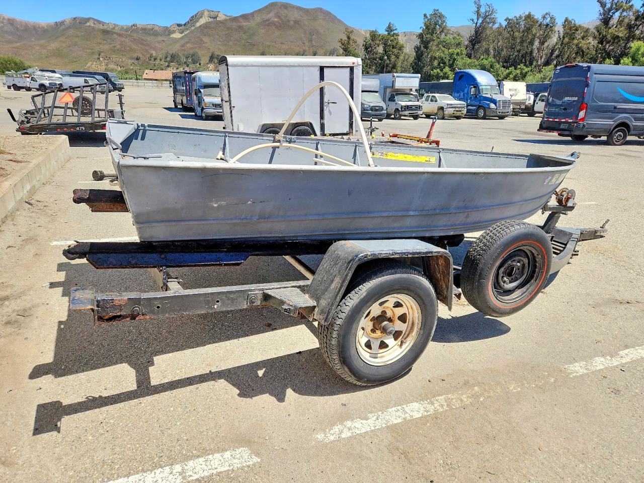 1982 KLAMATH Boat