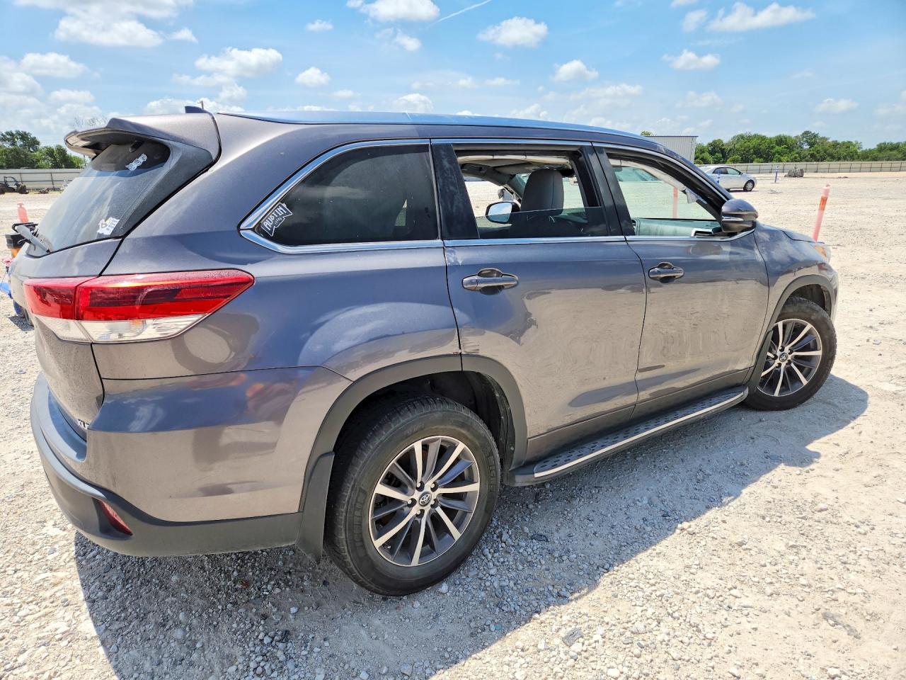 2018 TOYOTA HIGHLANDER