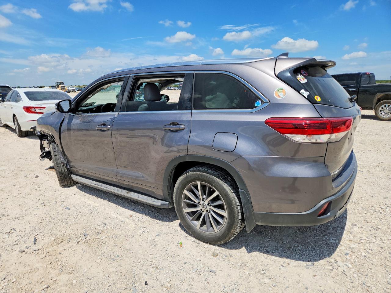 2018 TOYOTA HIGHLANDER