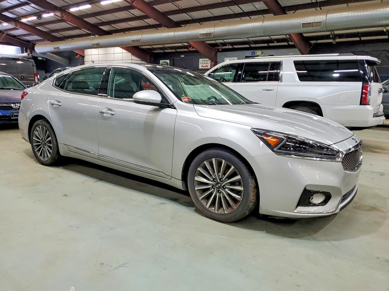2017 KIA CADENZA