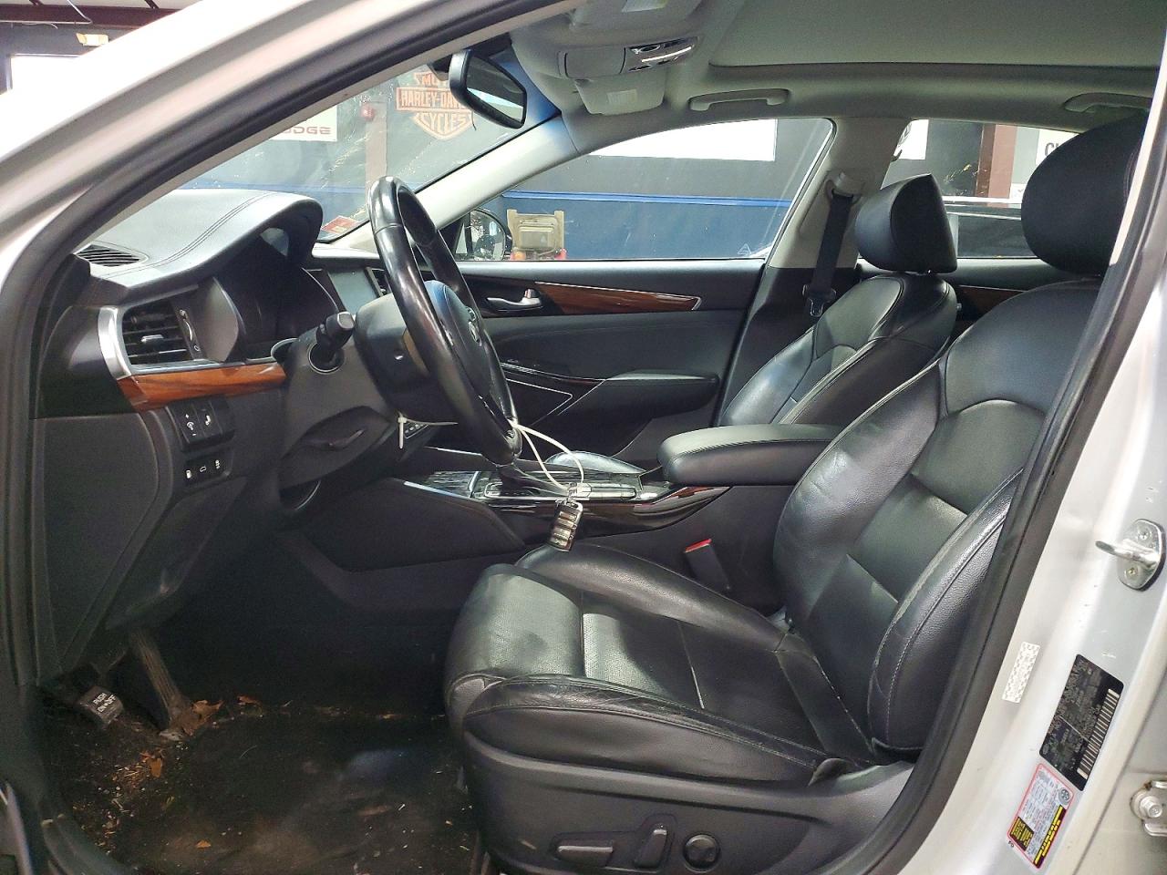 2017 KIA CADENZA