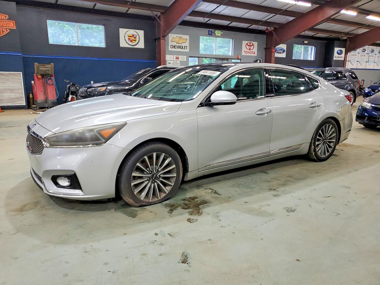 2017 KIA CADENZA