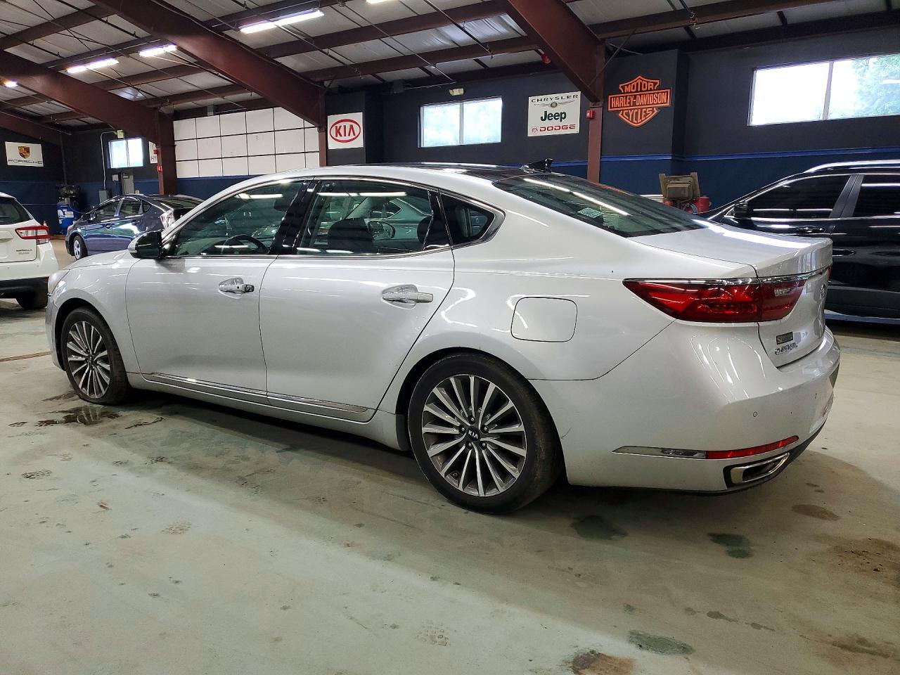 2017 KIA CADENZA