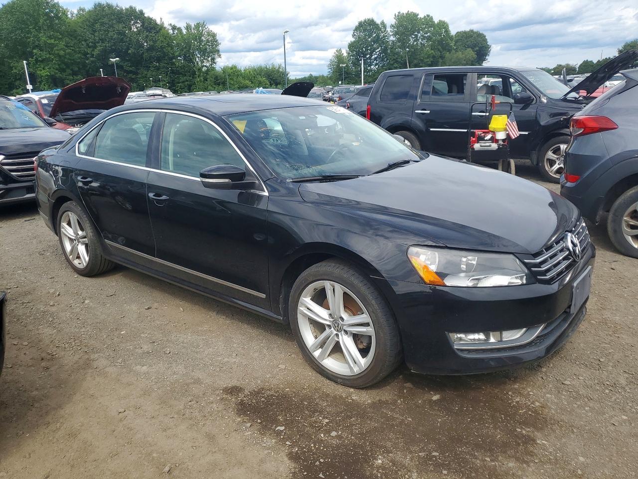 2014 VOLKSWAGEN PASSAT