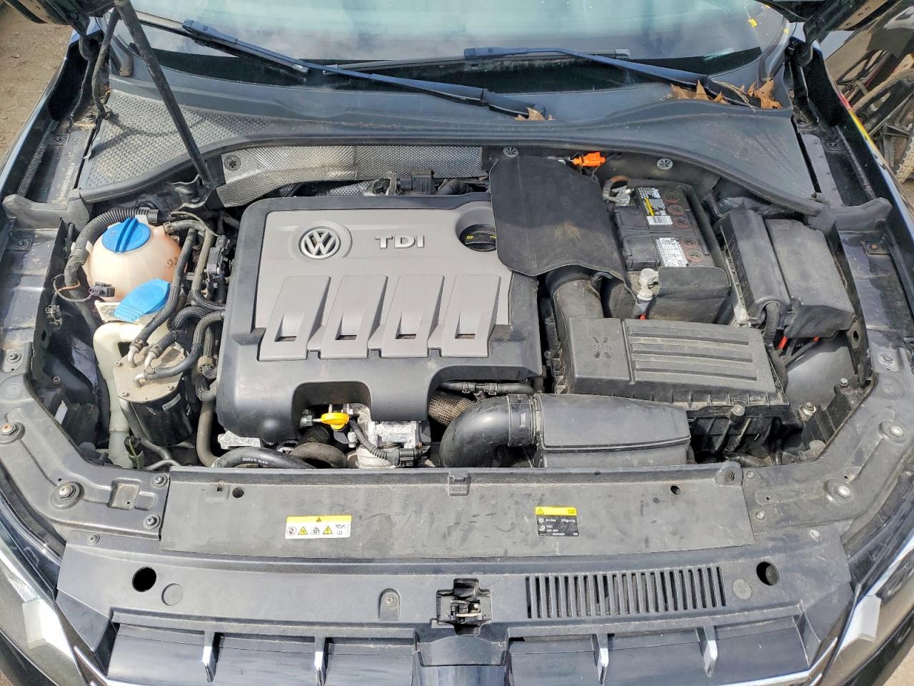 2014 VOLKSWAGEN PASSAT