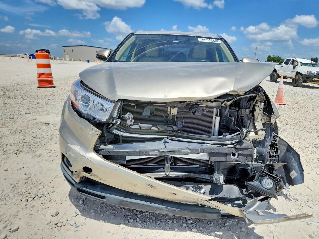 2016 TOYOTA HIGHLANDER