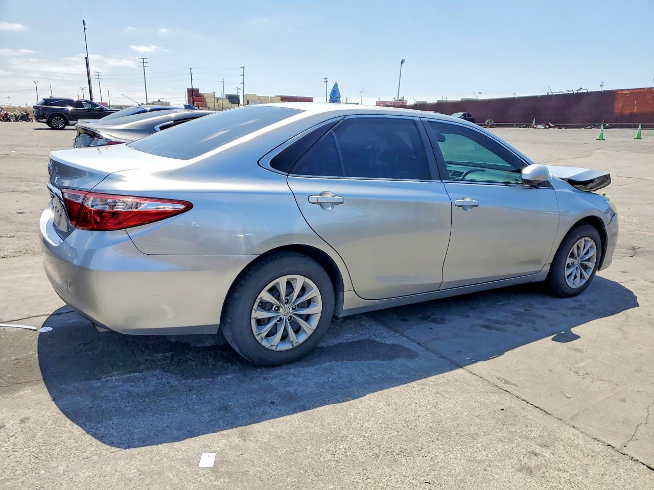 2016 TOYOTA CAMRY