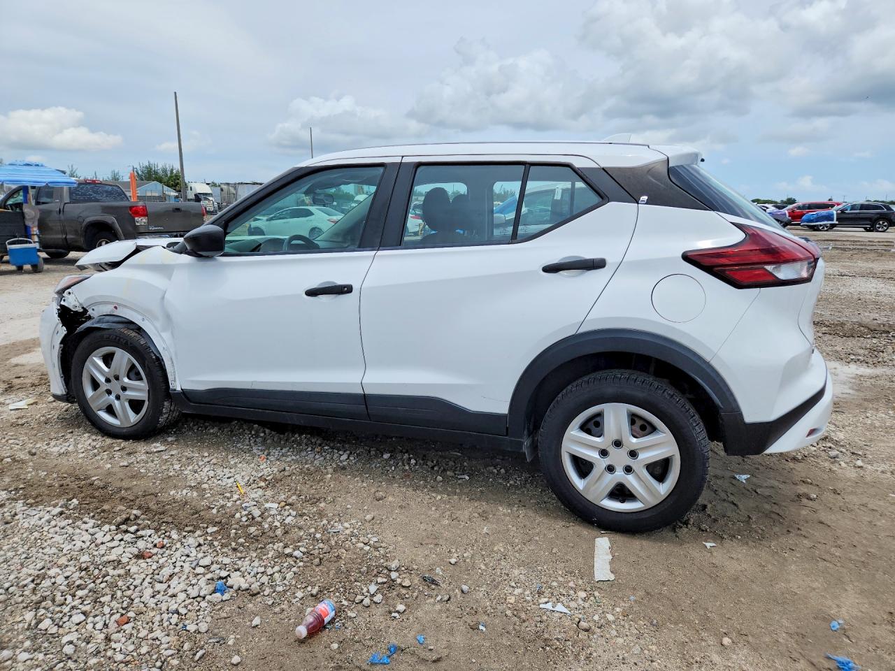 2022 NISSAN KICKS