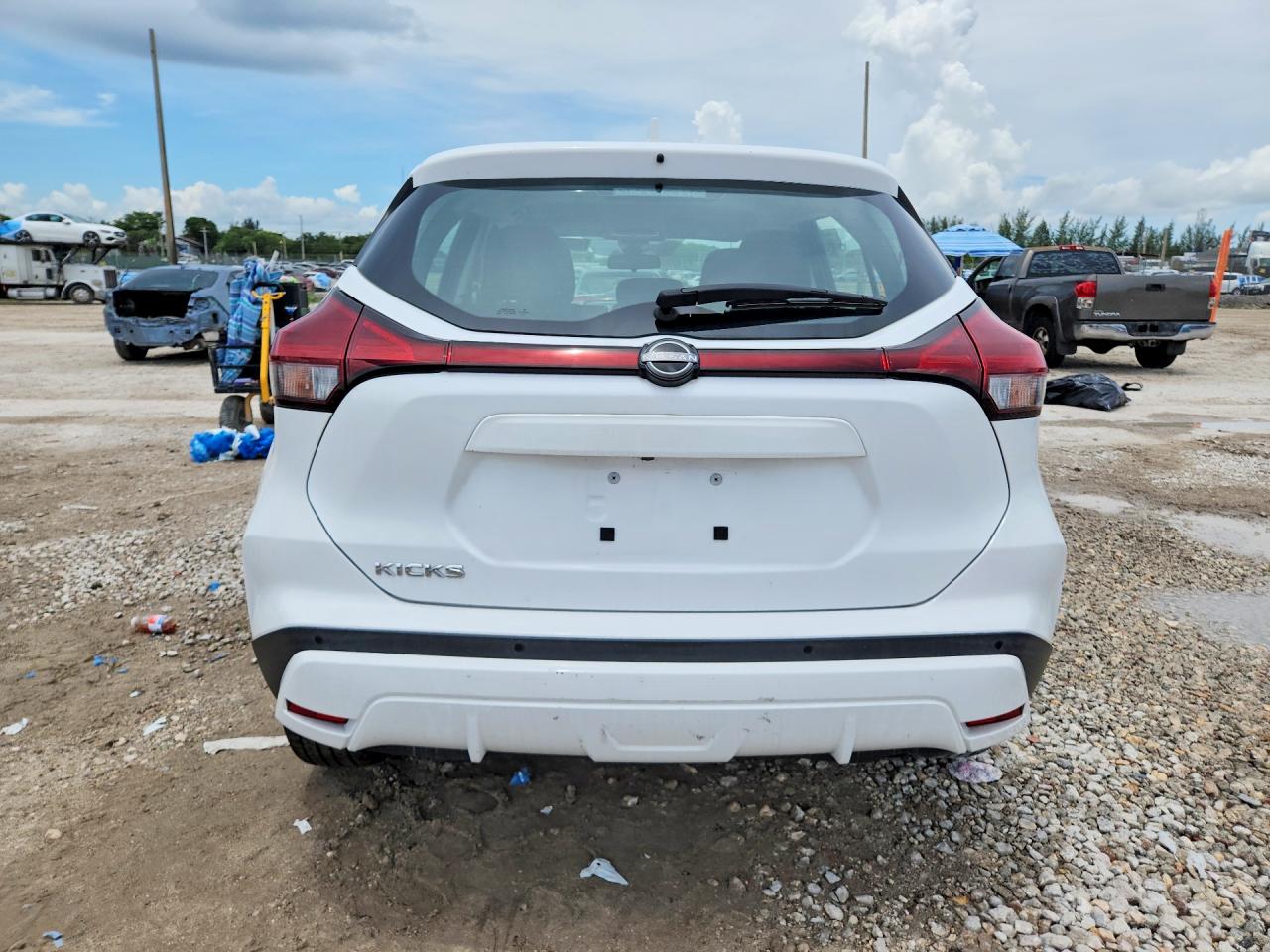 2022 NISSAN KICKS