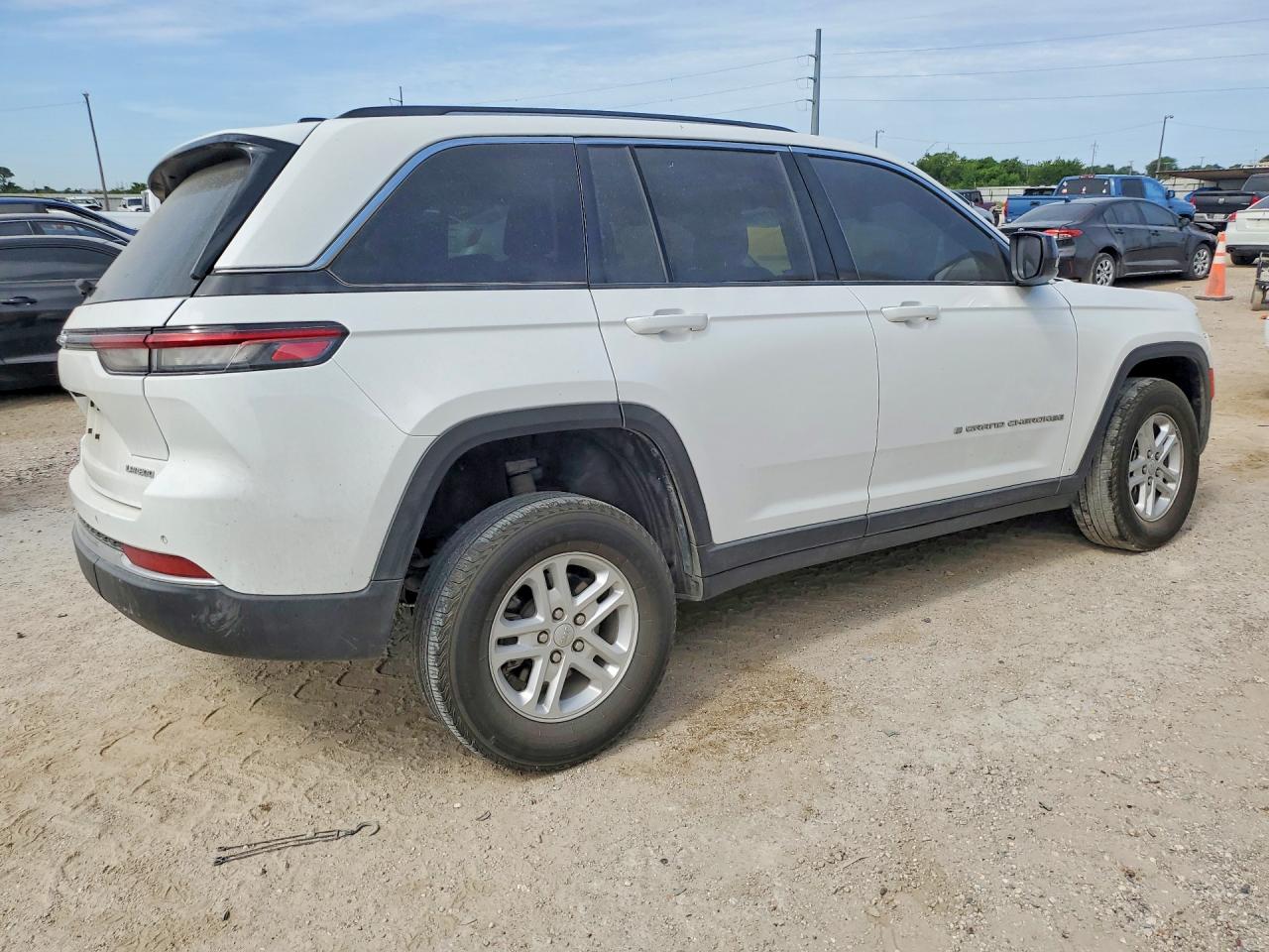 2023 JEEP CHEROKEE