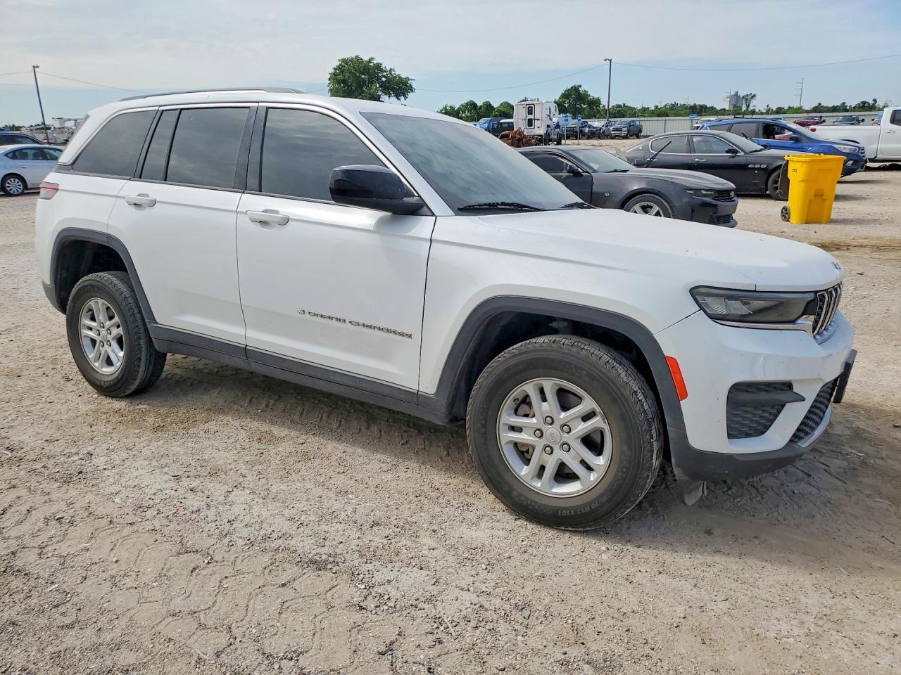 2023 JEEP CHEROKEE