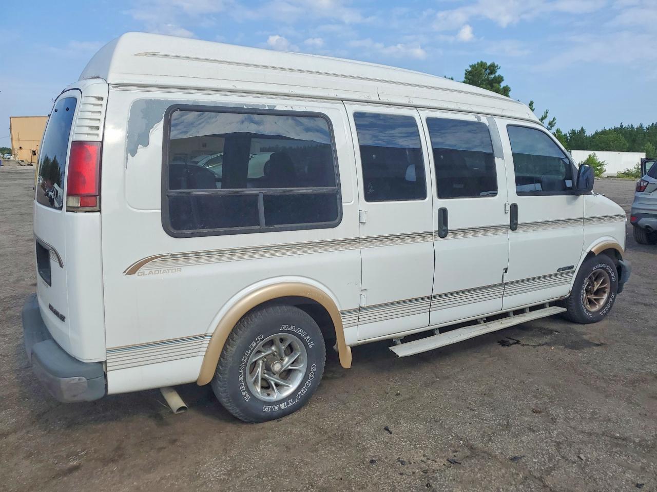 1999 CHEVROLET EXPRESS