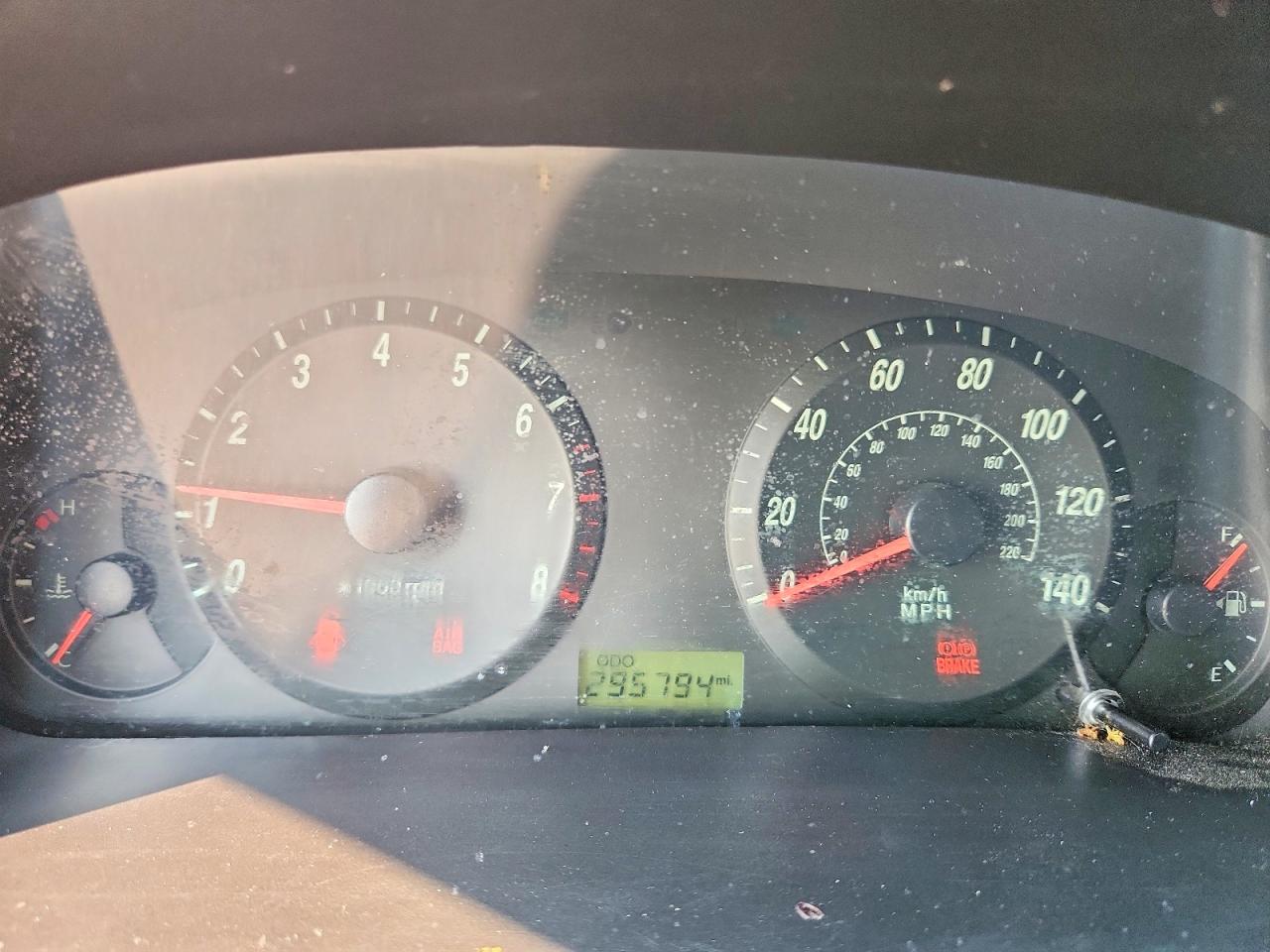 2004 HYUNDAI ELANTRA