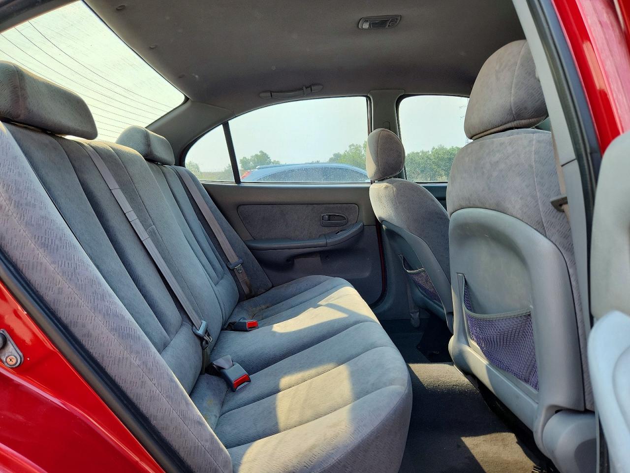 2004 HYUNDAI ELANTRA