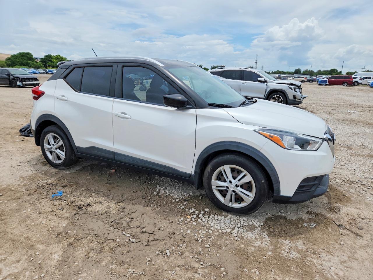 2019 NISSAN KICKS