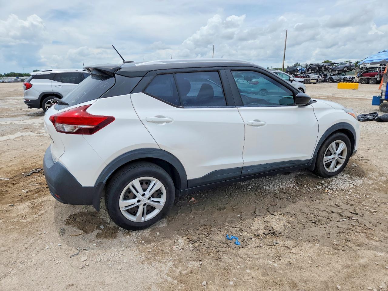 2019 NISSAN KICKS