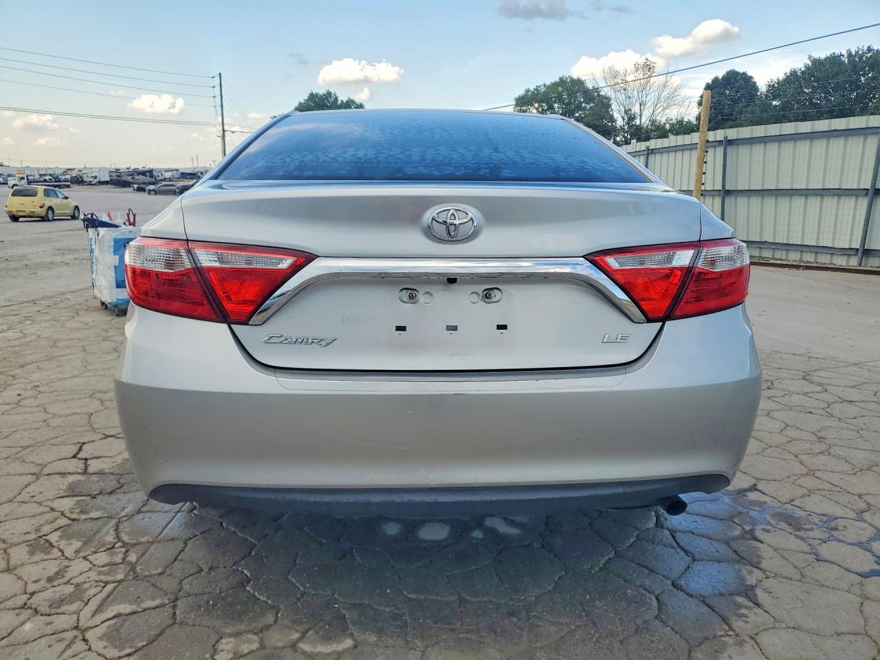 2016 TOYOTA CAMRY