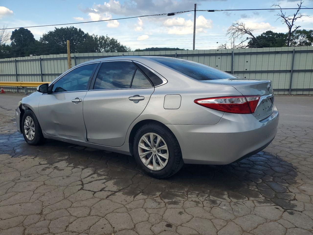 2016 TOYOTA CAMRY