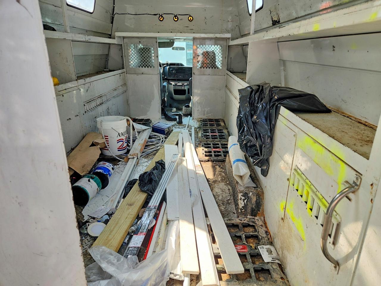 2010 FORD ECONOLINE