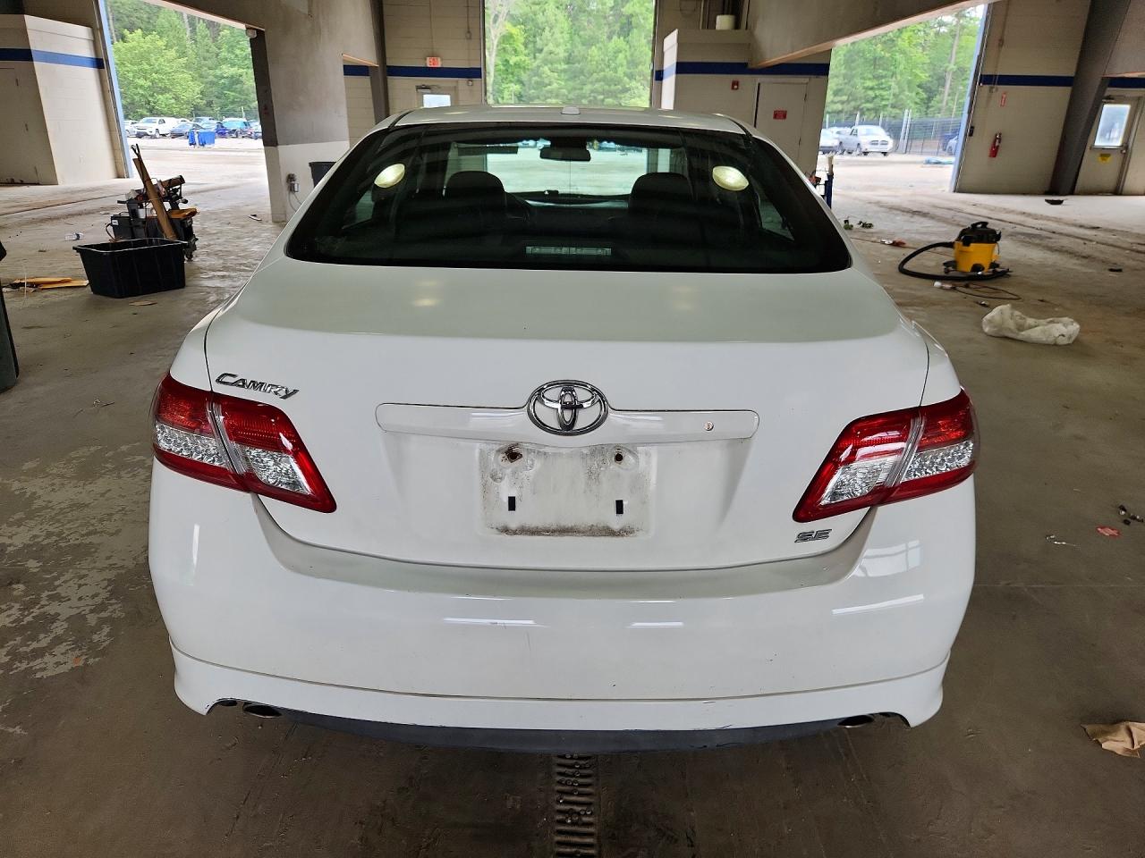 2011 TOYOTA CAMRY