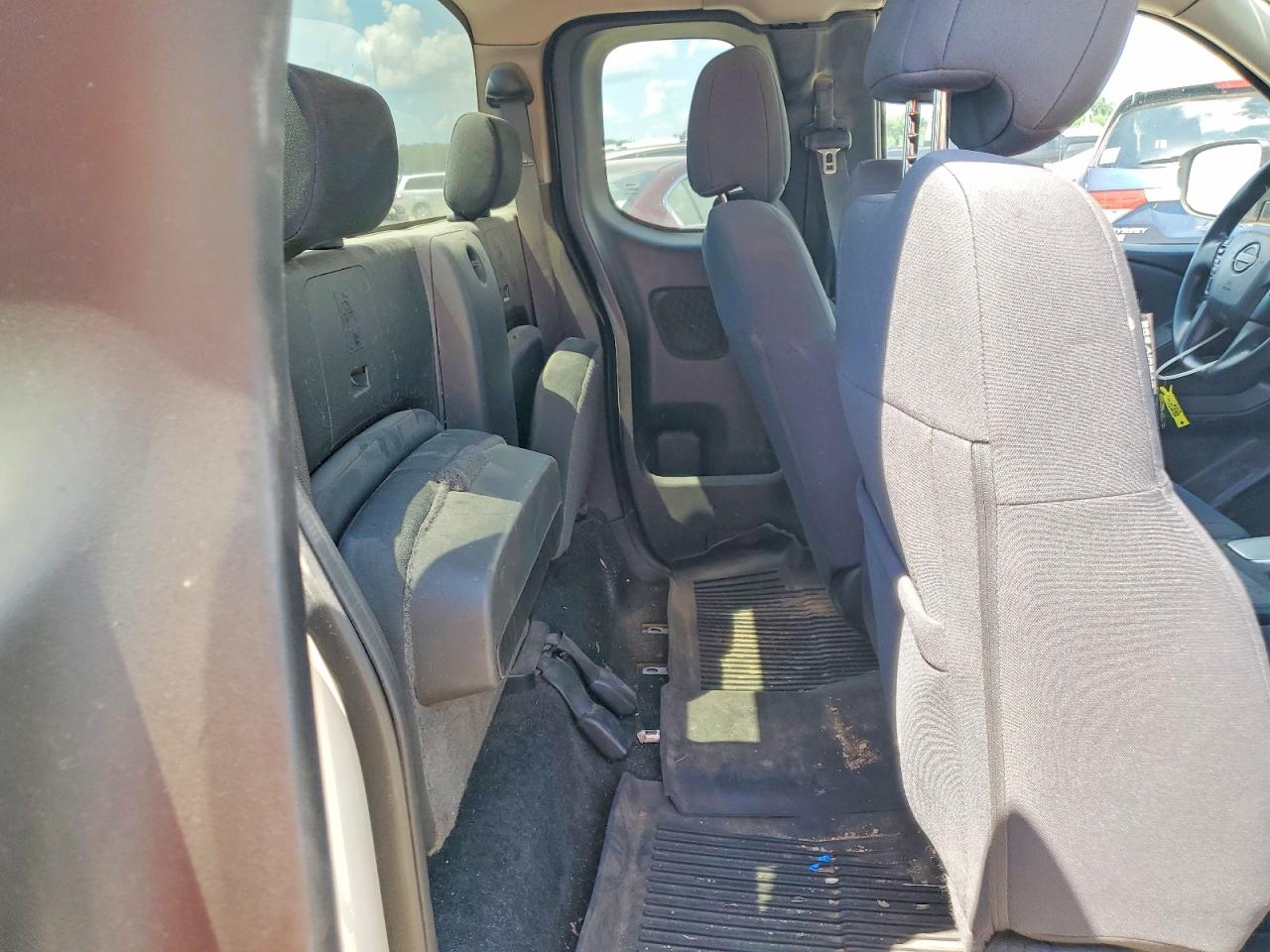 2022 NISSAN FRONTIER
