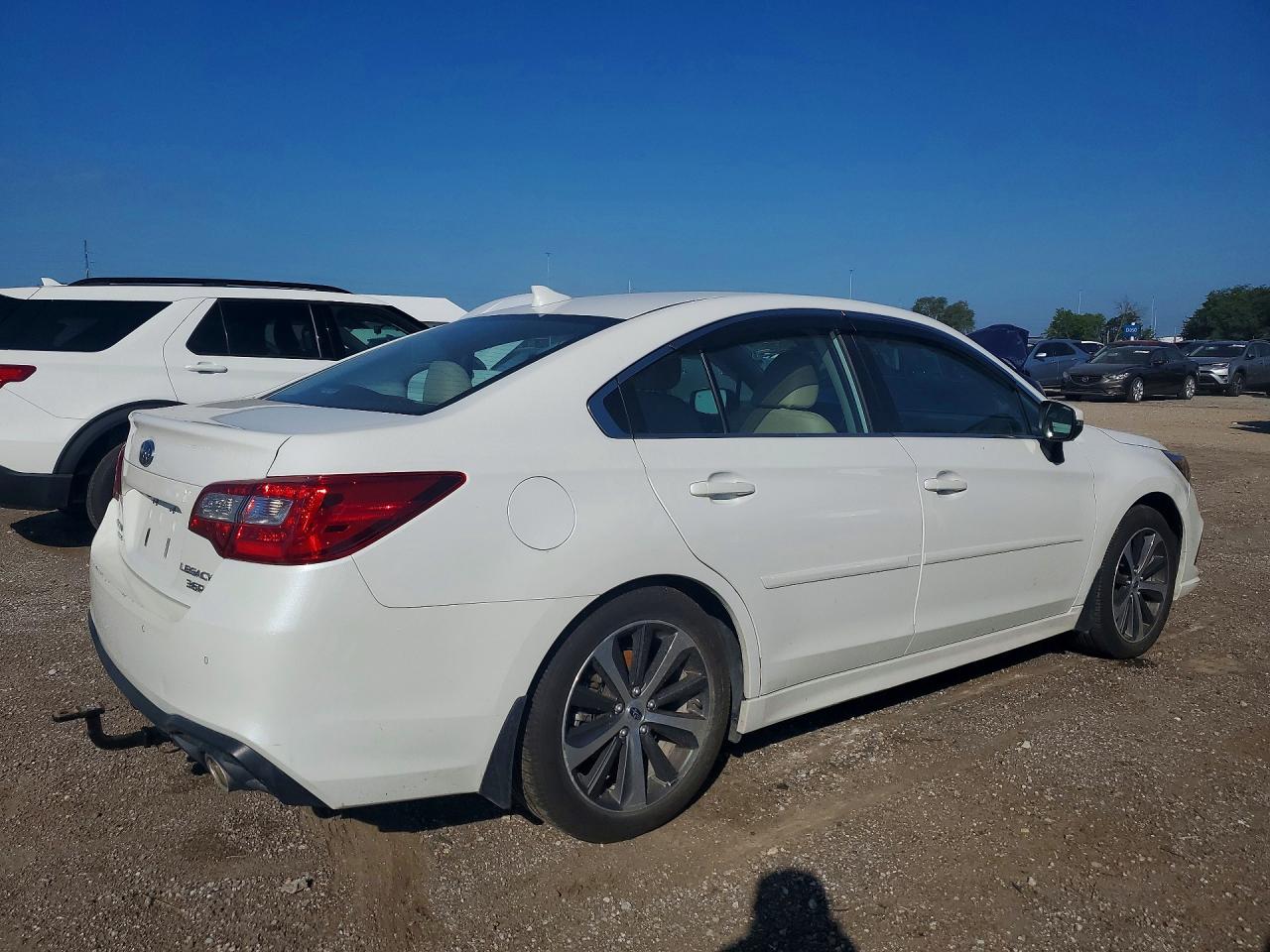 2018 SUBARU LEGACY