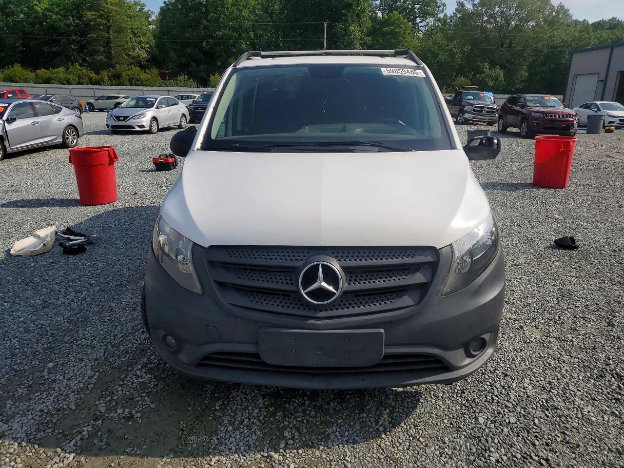 2022 MERCEDES-BENZ METRIS