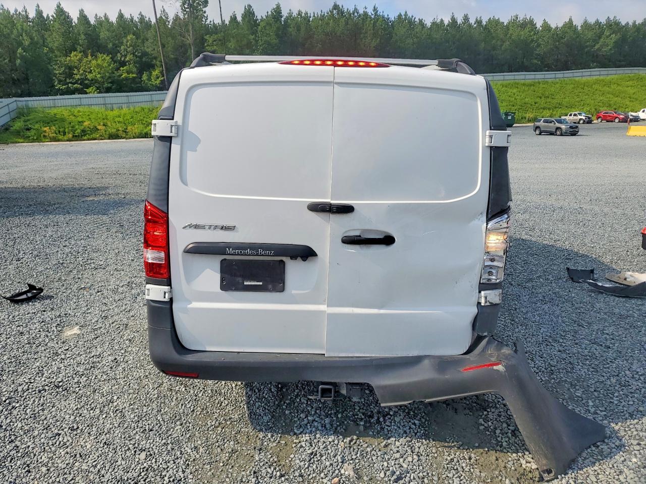 2022 MERCEDES-BENZ METRIS