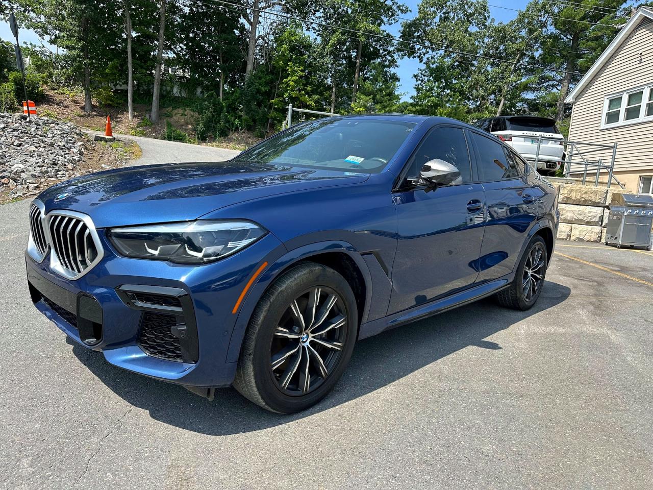 2022 BMW X6