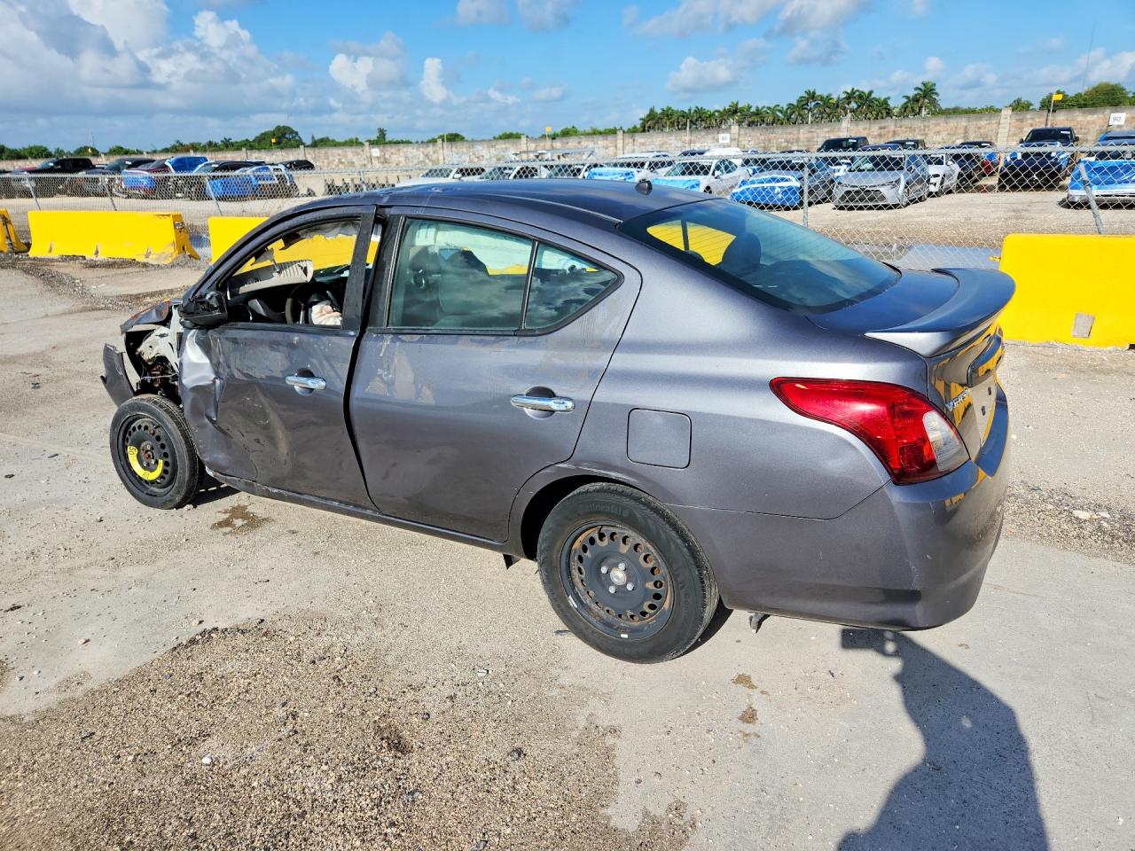 2019 NISSAN VERSA