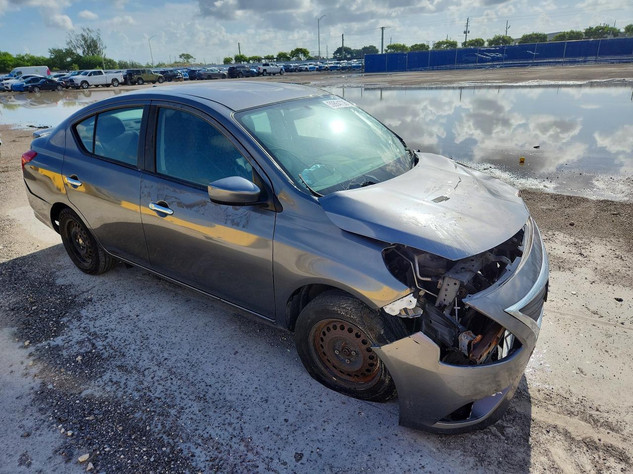 2019 NISSAN VERSA