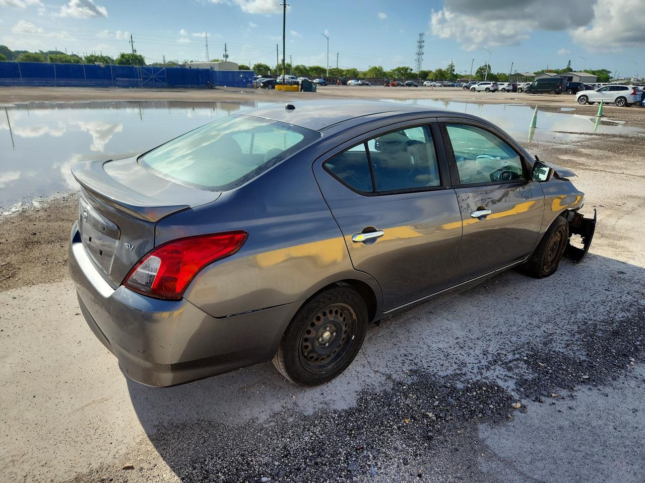 2019 NISSAN VERSA