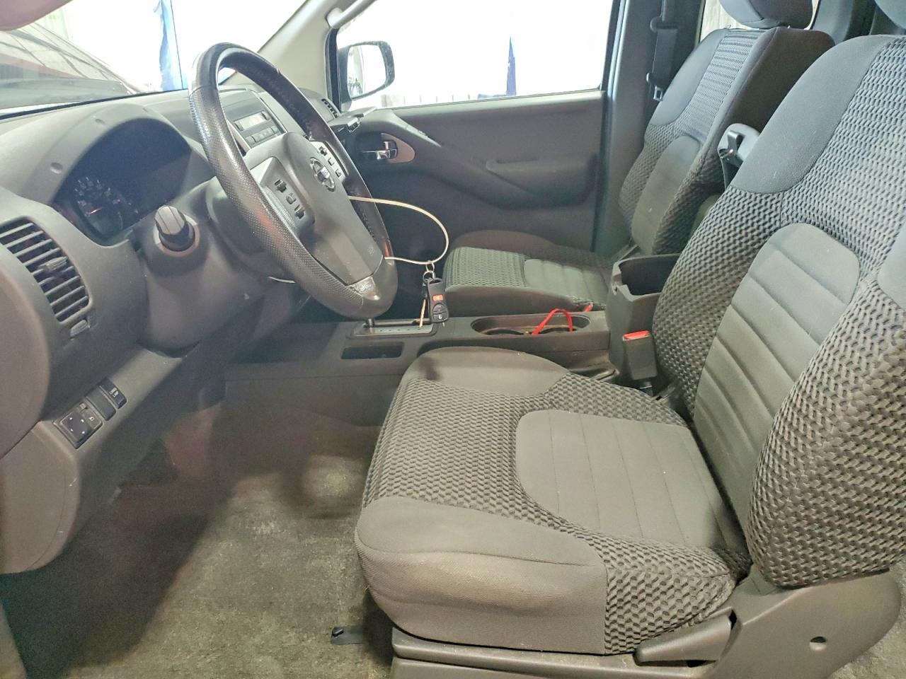 2011 NISSAN FRONTIER